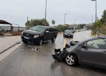 EMRAT/ Në hyrje të Sarandës përplasen dy automjete, një person dërgohet në spital