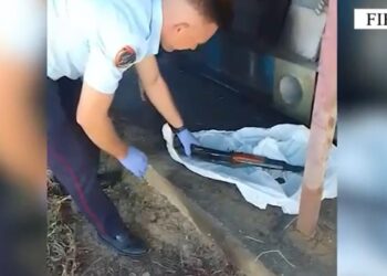 EMRI/ Arrestohet 64-vjeçari që posedonte armë zjarri dhe municion luftarak në banesë