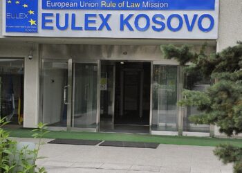 EULEX duhet të mbyllet, James Pettifer: Kosova duhet të rishikojë raportet me misionet ndërkombëtare