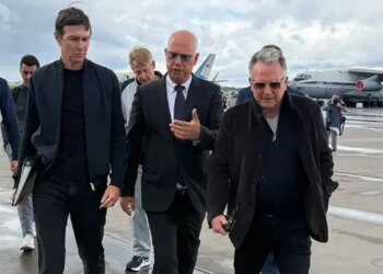 Emisarët e SHBA-së bisedojnë në Moskë dhe Kiev; Trump për delegatët: dy negociatorë të shkëlqyer
