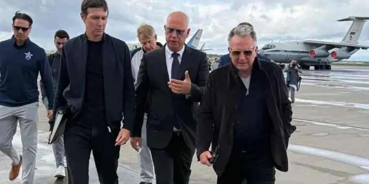 Emisarët e SHBA-së bisedojnë në Moskë dhe Kiev; Trump për delegatët: dy negociatorë të shkëlqyer