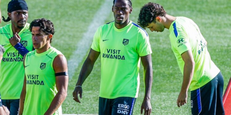 Është mbipeshë: Jonathan David menjëherë në shënjestër të tifozëve, e mbron Griezmann