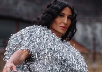 FOTOT/ Në London Fashion Week Elton Ilirjani shkëlqen dhe surprizon me daljen në argjend