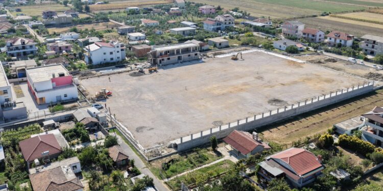 FSHF vazhdon investimet në infrastrukturën sportive; Katundi i ri në Durrës së shpejti do të ketë mini-stadium