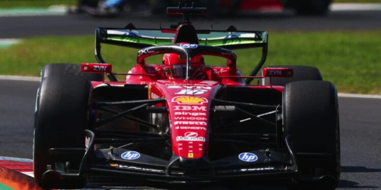 Ferrari ëndërron në Mozna: Leclerc dhe Hamilton më të shpejtët në provat e lira, lënë pas Mercedesin