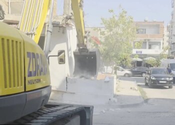 Fillojnë shembjet e para në Vlorë; projekti prek 25 objekte, banorët kërkojnë strehim social