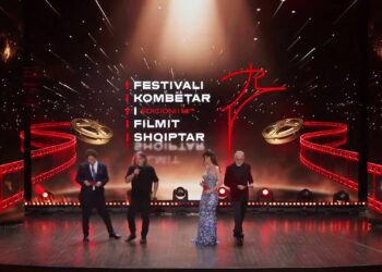Filmi Një filxhan kafe dhe këpucë të reja veshur i Gentian Koçit shpallet më i miri i Festivalit