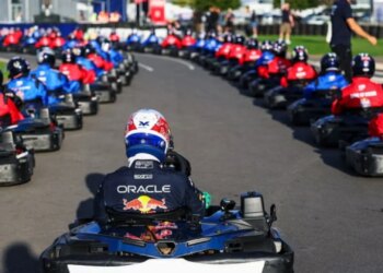 Formula 1/ Çfarë bën Verstappen? Niset i 101 dhe fiton garën e çmendur me makina kart në Silverstone