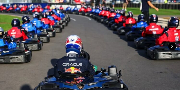 Formula 1/ Çfarë bën Verstappen? Niset i 101 dhe fiton garën e çmendur me makina kart në Silverstone