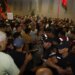 Gjatë protestës së djeshme para Kryeministrisë pati tensione; arrestohen 14 persona, midis tyre 3 organizatorë