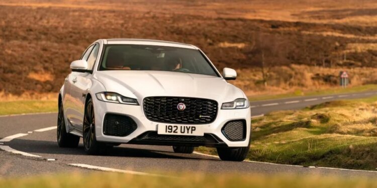 Gjiganti britanik i makinave redukton 4,000 vende pune, rreth 10% të fuqisë punëtore globale