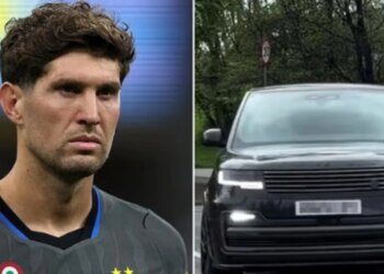 Gjobitet John Stones për tejkalim të shpejtësisë dhe përdorim të telefonit në timon