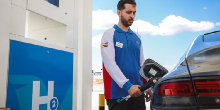 Greqia merr masa ndaj çmimeve të karburanteve, nafta ulet deri në 20 cent për litër