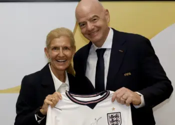 Hapni dosjet! Federata Angleze sfidon Infantinon dhe kërkon hetim për dy çështje që tronditën FIFA-n