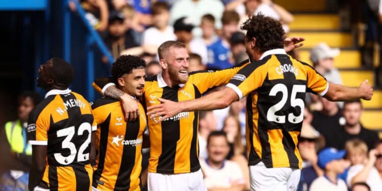 Hull City shtang Premier League, në vendin e tretë me djalin e një legjende që ndaloi Chelsea