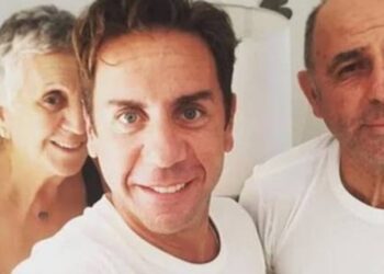 I biri ndërroi jetë në klinikë private, nëna e Giorgos Mazonakis dërgon mesazh të fortë