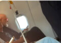 FOTO- ‘Mos u kthe më në Shqipëri’/ Edi Rama sulmon me thonj dhe kërcënon emigrantin shqiptar në avion
