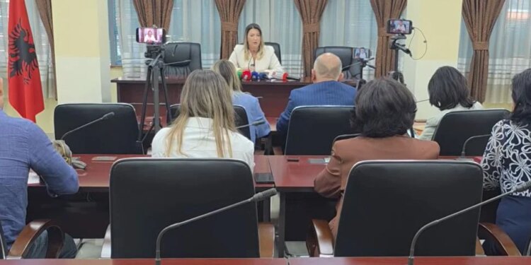 Infermieria kryeson në Elbasan, programet dyvjeçare plotësojnë kuotat, bie interesi për mësuesinë