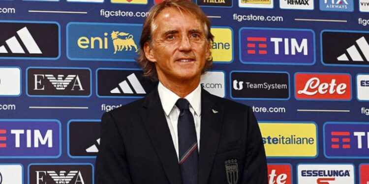 Italia, Mancini paralajmëron: Kombëtarja e fortë, priten ndryshime në listën e të grumbulluarve