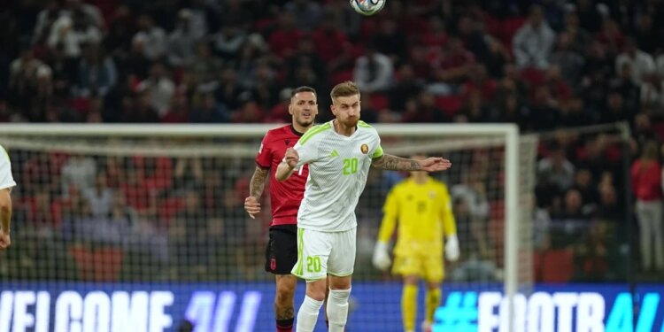 Kapiteni bjellorus pranon skandalin në fushë: E shava arbitrin! Atmosfera e tifozëve shqiptarë ishte çmenduri