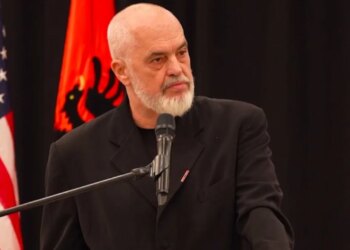 Katër ish-UÇK-liderë dënohen 81 vite burg; Rama nga Miçigani: Varrosje për së gjalli, populli i Kosovës s'gjen veten