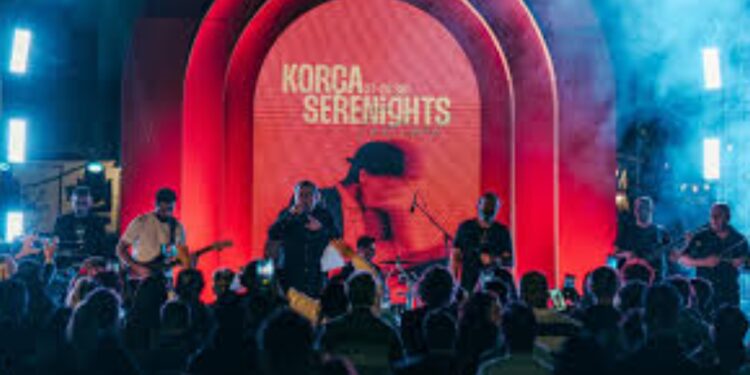 Katër net serenatash në Korçë: Serenights bashkon brezat, tradita korçare vjen edhe me orkestrime të reja