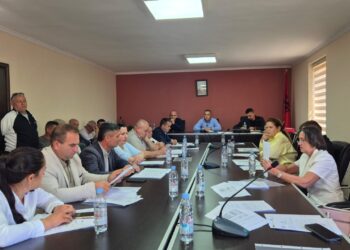 Këshilli Bashkiak i Prrenjasit kundërshton unanimisht bashkimin me Librazhdin