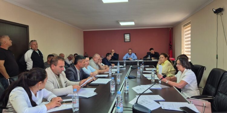Këshilli Bashkiak i Prrenjasit kundërshton unanimisht bashkimin me Librazhdin