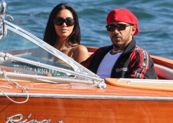 Kim Kardashian dhe Lewis Hamilton, arratisje romantike në Liqenin e Komos; çifti fotografohet në një varkë