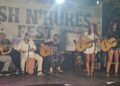 Koncerti Bash n’Kukës — Nata që bëri bashkë brezat: Magjia e muzikës pa playback mblodhi qindra qytetarë në shesh
