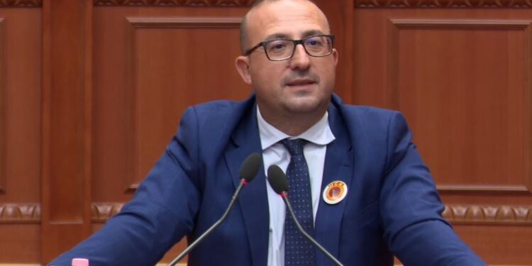 Korreshi: Ne në fshat jemi akoma me parmenda, ju thoni IA; qendrat shëndetësore pa poça, si do hyjë infermierja?