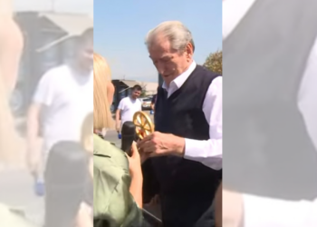 Kush e vendosi, kush e hoqi non-gratën? Paloma surprizon Berishën me Rrotën e Fiksit para nisjes për SHBA