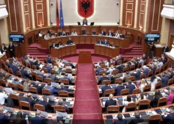 Kuvendi nis sot sesionin e ri: çfarë pritet nga betimi i ministres së re të Reformës Territoriale