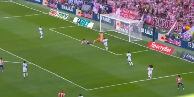 Live Atletico-Real/ Ekipi i Simeones kontrollon derbin, David shënon golin e dytë (Video)