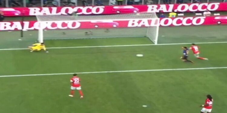 Live Inter-Napoli: Spektakël në San Siro, tre gola në 6 minuta; Lautaro rihap sfidën (Video)