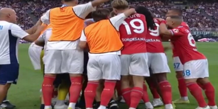 Live Inter-Napoli: Zikaltrit pretendojnë penallti, Azzurrët i ndëshkojnë dy herë (Video)