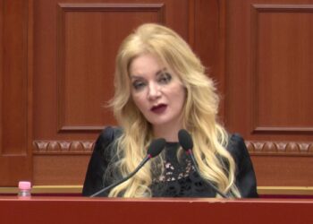 Luarasi: U përndoqa nga grup si pionerët e Enverit; flet për sulmin, 730 komente për varje dhe pushkatim