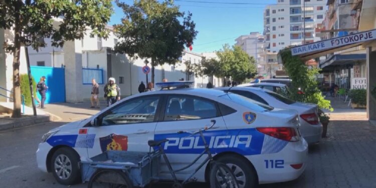 Makina përplas për vdekje këmbësoren në aksin Elbasan-Peqin