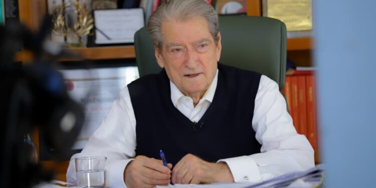 Masa e arrestit ndaj ish-drejtoreshës SHISH, Berisha: Vlora Hyseni kthyer për t'u dhënë rest bashkëpunëtorëve që e tradhtuan
