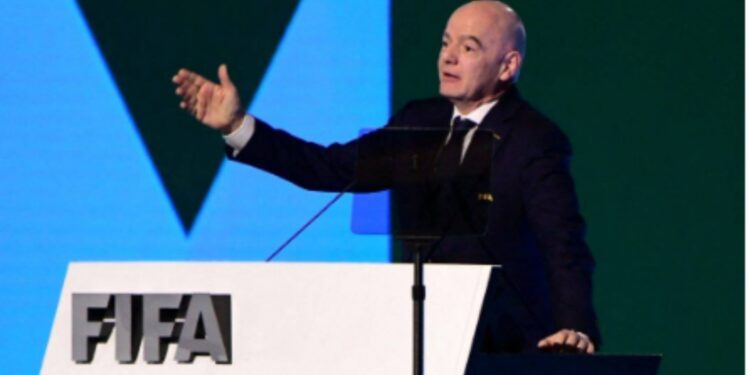 Mbështetja ndaj Infantinos vijon të braktiset; Federata Belge gjithashtu kundër kreut të FIFA