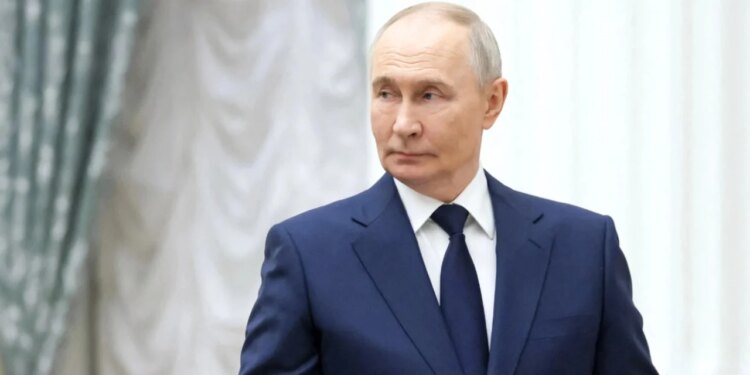 Mbyllen zgjedhjet parlamentare në Rusi; Putin pritet të konsolidojë sërish pushtetin pas garës pa opozitën