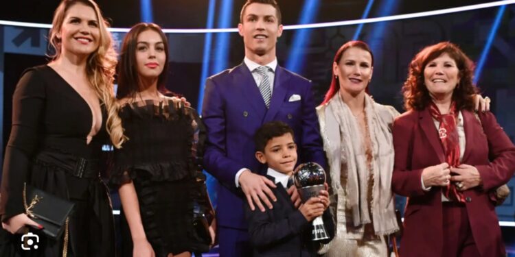 Meritojmë të kthehemi në mediokritet, motra e Cristiano Ronaldos mbron të vëllanë dhe nuk kursen askënd