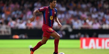 Mes presingut, golave dhe shpejtësisë, Barcelona gjeti qetësinë e Rodrit, që po i mëson skuadrës së Flick kontrollin