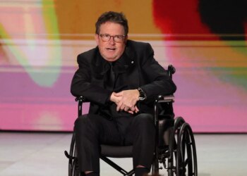 Michael J. Fox emocionon në Emmy 2026, pritet me ovacione: Pranimi i Parkinsonit nuk është dorëzim