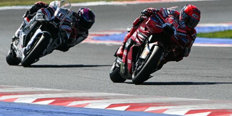 MotoGP/ Marquez rikthen dominimin, spanjolli bën dopietë në San Marino dhe merr kryesimin e kampionatit