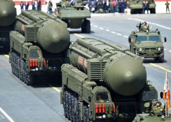 NATO dënon kërcënimet e Moskës: Shenjë dëshpërimi, sulme hibride dhe retorika papërgjegjëse nuk na pengojnë të mbështesim Ukrainën