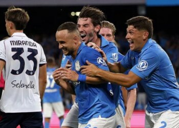 Napoli rikthen buzëqeshjen pas 3 humbjeve radhazi, mposht Bolognan