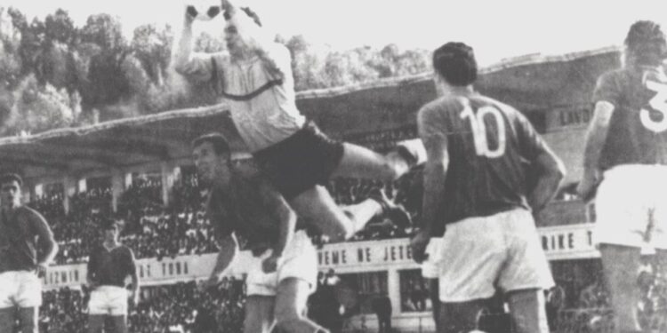 Ndahet nga jeta Vasillaq Konomi, ish-portieri i Tiranës që përballoi gjigantët e Ajaxit të viteve '70
