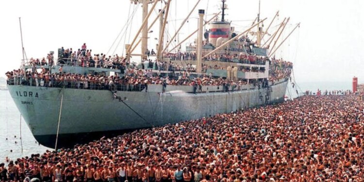 Ndahet nga jeta fotoreporteri që fotografoi anijen Vlora në vitin 1991 dhe dokumentoi eksodin e shqiptarëve drejt Italisë