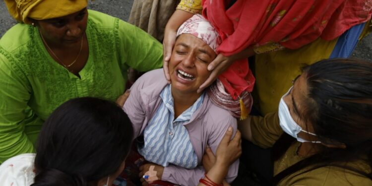 Në Nepal dhe Tibet thellohet bilanci tragjik: mbi 1,000 të vdekur dhe 4,462 të zhdukur